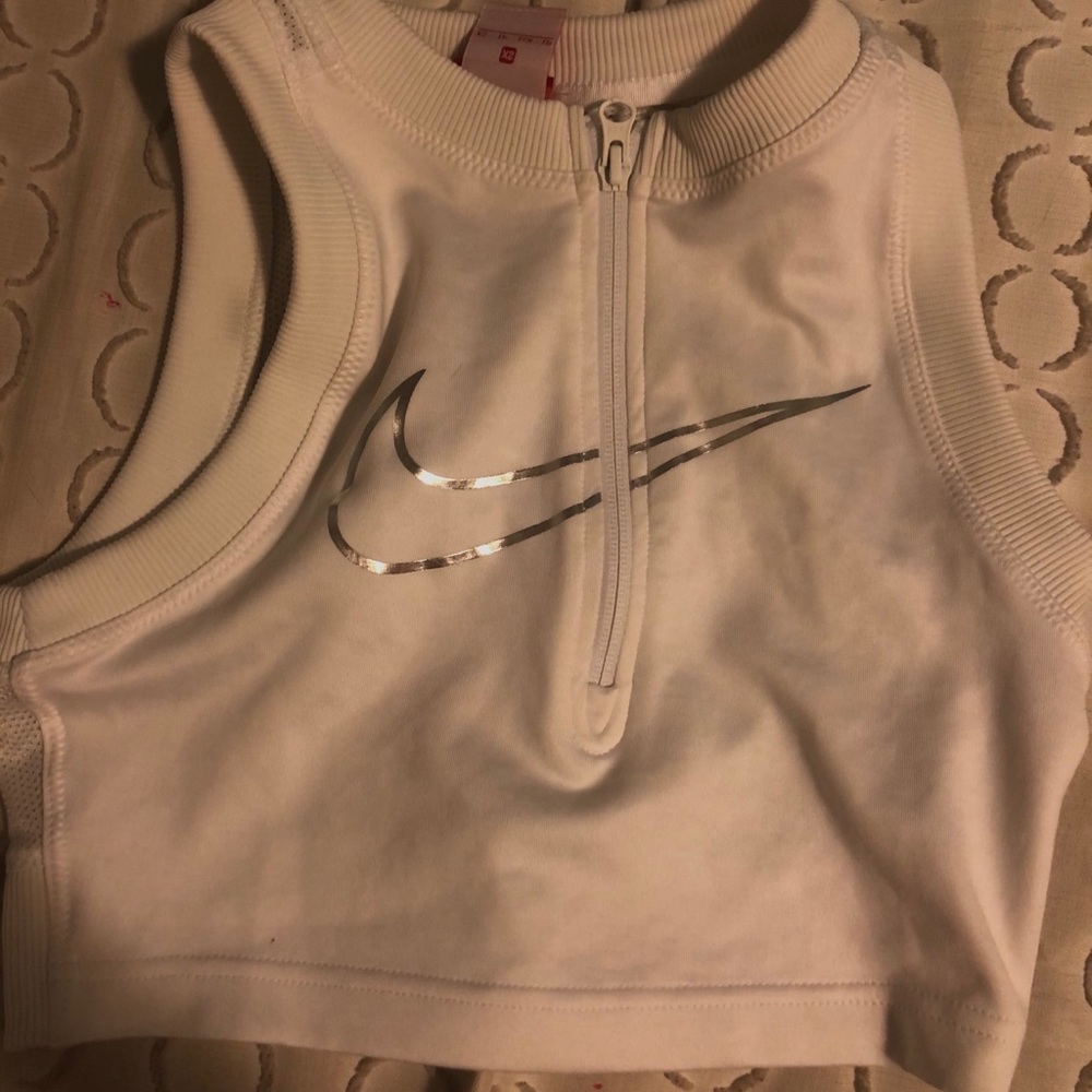 Cropped Nike Zip Up